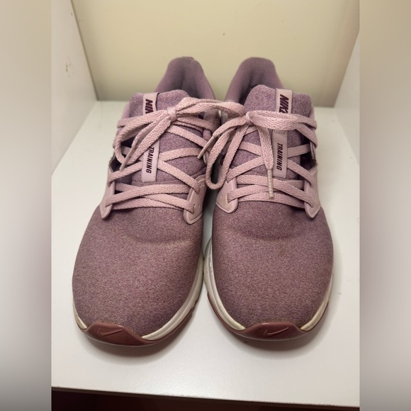 Nike Womens Air Bela TR Running Shoe Pink purple with Gold Swoosh size 8 - Picture 1 of 7